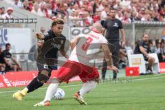 3. Liga; Rot-Weiss Essen - FC Ingolstadt 04; Zweikampf Kampf um den Ball Hawkins Jalen (20 FCI) Herzenbruch Felix (3 RW)