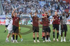 3. Liga; FC Ingolstadt 04 - TSV 1860 München; Sieg Jubel Freude Spiel ist aus 2:1, Spieler bedanken sich bei den Fans, Tanz Julian Kügel (31, FCI) Ryan Malone (16, FCI) Benjamin Kanuric (8, FCI) Mladen Cvjetinovic (19, FCI) Daouda Beleme (9, FCI)