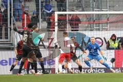 3. Liga; FC Ingolstadt 04 - 
Rot-Weiss Essen; Torwart Marius Funk (1, FCI) Simon Lorenz (32, FCI) Obuz Marvin (11 RWE)