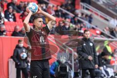 2.BL; FC Ingolstadt 04 - FC ST. Pauli; Einwurf Nikola Stevanovic (15, FCI)