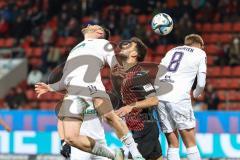 3. Liga; FC Ingolstadt 04 - Erzgebirge Aue; Zweikampf Kampf um den Ball Kopfball Tashchy Borys (14 Aue) Lukas Fröde (34, FCI) Schwirten Joshua (8 Aue)