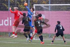 A-Junioren - Bundesliga Süd Fc Ingolstadt 04 - SC Freiburg -  Lechner  Luca (Nr.25 - FC Ingolstadt A-Jugend) - Jantunen Jasso Torwart Freiburg - Foto: Meyer Jürgen