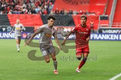 3. Liga; FC Ingolstadt 04 - SSV Jahn Regensburg; Zweikampf Kampf um den Ball Oliveira Nicolas (25 SSV) Yann Sturm (7, FCI)