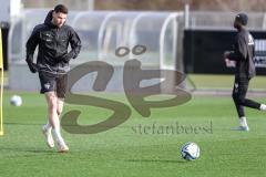 3. Liga; FC Ingolstadt 04 - Trainingsauftakt im Audi Sportpark, Trainingsgelände; Ryan Malone (16, FCI)