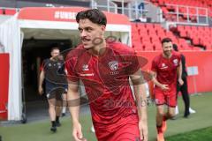 3. Liga; FC Ingolstadt 04 - Erzgebirge Aue; vor dem Spiel Dennis Kaygin (10, FCI)