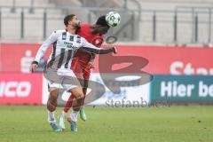 3. Liga; TSV Havelse - FC Ingolstadt 04; Zweikampf Kampf um den Ball Kopfball Keanan Bennetts (18 FCI) Nduka Donald (27 TSV)