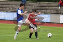 Kreisklasse -  Saison 2023/2024 - DJK Ingolstadt - FC Tegernbach - Julian Lamshöff rot Tegernbach - Elias Schießl blau DJK Ingolstadt - Foto: Meyer Jürgen