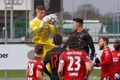 Bayernliga Süd - Saison 2021/2022 - FC Ingolstadt 04 II -  SpVgg Unterhaching - Kevin Darmstädter Torwart Haching -  Arian Llugiqi #9 FCI beim Kopfball - Foto: Meyer Jürgen