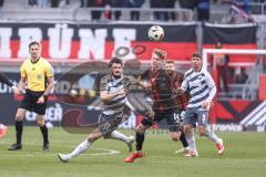 3. Liga; FC Ingolstadt 04 - SV Sandhausen; Zweikampf Kampf um den Ball Max Plath (14 FCI) Schikora Marco (21 SVS) Duman Taylan (5 SVS) Yannick Deichmann (20, FCI)