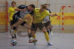 Lotto Bayern Hallencup - Saison 2024/25 - FC Hitzhofen/Oberzell - TSV Ober./Unterhaunstadt- Nico Seitz gelb Hitzhofen  - Baris Soysal grau Ober/Unterhaunstadt  - Foto: Meyer Jürgen