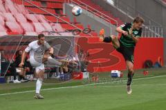 2.BL; FC Ingolstadt 04 - SpVgg Greuther Fürth; Testspiel; Schuß Michael Heinloth (17, FCI) Christiansen Max (13 Fürth) stört