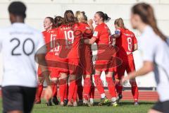 2. Fußball-Liga - Frauen - Saison 2022/2023 - FC Ingolstadt 04 - FSV Gütersloh - Der 2:1 Führungstreffer durch Vidovic Paula (Nr.11 - FC Ingolstadt 04 ) per Freisstoss direkt verwandelt - jubel - Mailbeck Alina (Nr.8 - FC Ingolstadt 04 ) -  - Foto: Meyer 