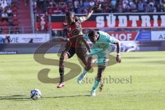 3. Liga; FC Ingolstadt 04 - TSV 1860 München; Zweikampf Kampf um den Ball Daouda Beleme (9, FCI) Kwadwo Leroy (21 TSV)