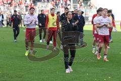 3. Liga - Saison 2025/26 - SV Wehen/Wiesbaden - FC Ingolstadt 04  -  die Spieler bedanken sich bei den Fans -   - Cheftrainerin Sabrina Wittmann (FCI) - Foto: Meyer Jürgen