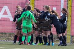 2. Frauen-Bundesliga - Saison 2021/2022 - FC Ingolstadt 04 - Eintracht Frankfurt II - Der 0:1 Führungstreffer durch Platner Paulina - jubel - Der Trainer Francesco Continolo läuft auf das Spielfeld - Foto: Meyer Jürgen