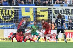 3. Liga; 1. FC Saarbrücken - FC Ingolstadt 04; Torwart Kai Eisele (25, FCI) hält den Schuß von Pick Florian (20 FCS), Fredrik Carlsen (8, FCI) Georgios Antzoulas (6, FCI) Civeja Tim (23 FCS) Jonas Scholz (15, FCI)