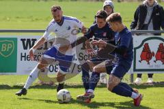 Kreisklasse - SV Hundszell - SV Zuchering - Felix Held
 blau #3 Zuchering - Philip Delanowski #6 blau Zuchering - Marcel Posselt weiss Hundszell - Foto: Jürgen Meyer