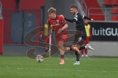 3. Liga - Saison 2025/26 - FC Ingolstadt 04 - Rot-Weiss Essen - Max Plath (Nr.14 - FC Ingolstadt 04) - Torben Müsel (Nr.26 - Rot-Weiss Essen) - Foto: Meyer Jürgen