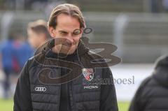3. Liga; VfB Oldenburg - FC Ingolstadt 04; verschmitzt Cheftrainer Rüdiger Rehm (FCI) vor dem Spiel