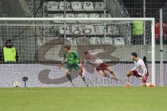 3. Liga; Erzgebirge Aue - FC Ingolstadt 04; Tor Jubel Treffer für Aue durch Fabisch Jonah (20 Aue), Torwart Kai Eisele (25, FCI) Mattis Hoppe (2, FCI) Lukas Fröde (34, FCI)