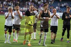 3.Liga - Saison 2022/2023 - VFL Osnabrück - FC Ingolstadt 04 - Das Spiel ist aus - Jubel - Die Mannschaft bedankt sich bei den Fans - Torwart Marius Funk (Nr.1 - FCI) - Calvin Brackelmann (Nr.17 - FCI) - Visar Musliu (Nr.16 - FCI) - Thomas Rausch (Nr.45 -