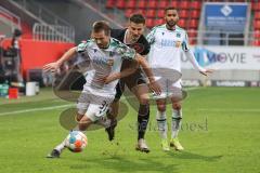 2.BL; FC Ingolstadt 04 - Hannover 96; Stefan Kutschke (30, FCI) Zweikampf Kampf um den Ball Julian Börner (31 Han)