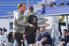 2.BL; Karlsruher SC - FC Ingolstadt 04; Cheftrainer Rüdiger Rehm (FCI) an der Seitenlinie, Spielerbank