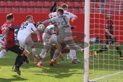 3. Liga - FC Ingolstadt 04 - Waldhof Mannheim - Ecke, Kopfball, Francisco Da Silva Caiuby (13, FCI) Martinovic Dominik (11 Mannheim) Torwart Königsmann Timo (1 Mannheim) fängt den Ball, Just Jan (22 Mannheim) Costly Marcel (17 Mannheim)