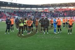 2024_1_20 - 3. Liga - Saison 2023/24 - HallescherFC - FC Ingolstadt 04 -  - Die Spieler bedanken sich bei den Fans -- XXXXX - Foto: Meyer Jürgen