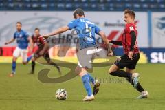 3. Liga - Hansa Rostock - FC Ingolstadt 04 - Damian Roßbach (4 Rostock) Dennis Eckert Ayensa (7, FCI)