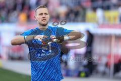 3. Liga; SSV Jahn Regensburg - FC Ingolstadt 04; Spieler bedanken sich bei den Fans Ehrenrunde Torwart Marius Funk (1, FCI)
