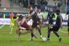 3. Liga - Saison 2025/26 - Waldhof Mannheim  -  FC Ingolstadt 04 - Dennis Kaygin (Nr.10 - FC Ingolstadt 04) - Lukas Klünter (Nr.24 - Waldhof Mannheim) - Foto: Meyer Jürgen