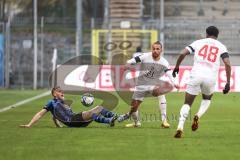 3. Liga; SV Waldhof Mannheim - FC Ingolstadt 04 - Zweikampf Kampf um den Ball Leon Guwara (6, FCI) Jans Laurent (18 SVWM) Bryang Kayo (48, FCI)