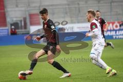 2.BL; FC Ingolstadt 04 - SG Dynamo Dresden; Merlin Röhl (34, FCI) Herrmann Luca (19 Dresden)