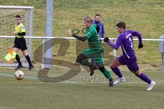 Testspiel - Fußball - SV Manching - VFR Neuburg/Donau  - Rainer Meisinger (#19 Manching) - Stegmeir Sebastian lila #3  Neuburg - Foto: Jürgen Meyer