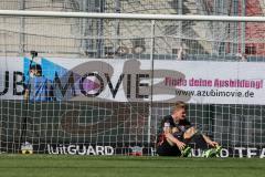 2.BL; FC Ingolstadt 04 - Fortuna Düsseldorf; Spiel ist aus Niederlage 1:2, Maximilian Neuberger (38, FCI) enttäuscht am Boden