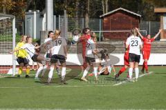 2. Fußball-Liga - Frauen - Saison 2022/2023 - FC Ingolstadt 04 - FSV Gütersloh - Mailbeck Alina (Nr.8 - FC Ingolstadt 04 ) spiel den Ball und es gibt einen Elfmeter wegen Handspiels . - Rolle Sarah Torwart Gütersloh - jubel - Foto: Meyer Jürgen