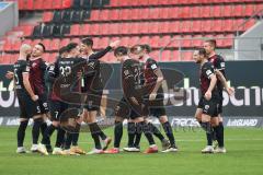 2.BL; FC Ingolstadt 04 - SG Dynamo Dresden; Tor Jubel Treffer Filip Bilbija (35, FCI) mit Merlin Röhl (34, FCI) Thomas Keller (27, FCI) Dennis Eckert Ayensa (7, FCI) Nico Antonitsch (5, FCI) Rico Preißinger (6, FCI) Nils Roeseler (13, FCI) Patrick Schmidt