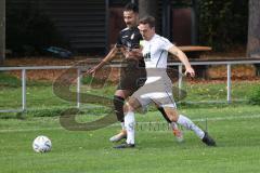 Kreisliga - Saison 2022/2023 - Türk.SV Ingolstadt - TSV Gaimersheim - Manuel Bittlmayer weiss Gaimersheim - Halil Balaban schwarz Türkisch - Foto: Meyer Jürgen