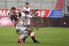 2.BL; FC Ingolstadt 04 - SG Dynamo Dresden; Zweikampf Kampf um den Ball Stefan Kutschke (30, FCI) Akoto Michael (3 Dresden)