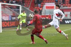 3. Liga - Saison 2025/26 - FC Ingolstadt 04 - VFB Stuttgart II - Linus Rosenlöcher (Nr.19 - FCI) - Michael Glück (Nr.35 - VFB Stuttgart II) - Foto: Meyer Jürgen