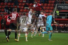 3.Liga - Saison 2022/2023 - FC Ingolstadt 04 -  Dynamo Dresden - Nduka Donald (Nr.42 - FCI) beim Kopfball - Foto: Meyer Jürgen