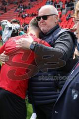 2.BL; FC Ingolstadt 04 - FC Hansa Rostock; Dennis Eckert Ayensa (7, FCI) Vorsitzender des Vorstandes Peter Jackwerth (FCI) verlässt den Verein