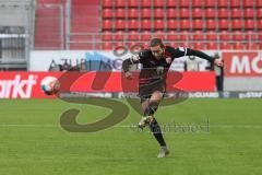 2.BL; FC Ingolstadt 04 - Hannover 96; Freistoß Rico Preißinger (6, FCI)