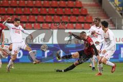 3. Liga - FC Ingolstadt 04 - Türkgücü München - DrehSchuß Fatih Kaya (9, FCI) kommt nicht durch, Park Yi-Young (2 Türkgücü) Kusic Filip (36 Türkgücü)