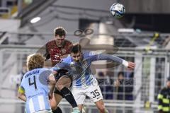 3. Liga; TSV 1860 München - FC Ingolstadt 04; Kopfball Simon Lorenz (32, FCI) Zweikampf Kampf um den Ball Glück Michael (35 TSV) Verlaat Jesper (4 TSV)