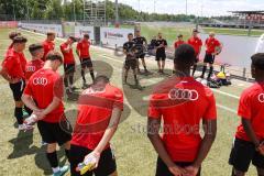 Bayernliga Süd - Saison 2022/2023 - FC Ingolstadt 04 II -  Trainingsauftakt - Käs Alexander Trainer FCI spricht zu seinen Spielern - Foto: Meyer Jürgen