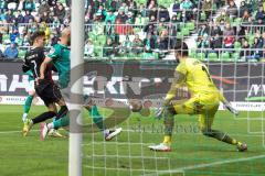 2.BL; SV Werder Bremen - FC Ingolstadt 04; Chace Tor Dennis Eckert Ayensa (7, FCI) Ömer Toprak (21 Bremen) Torwart Jirí Pavlenka (1 Bremen)