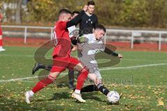 2023_11_5 - Kreisklasse - Saison 2023/24 - TSV Lenting - SV Eitensheim  - Niklas Elm rot Eitensheim - Stefan Hofmeier grau Lenting - Foto: Meyer Jürgen