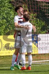 Kreisliga - Saison 2024/25- SV Kasing - TSV Kösching-  -  Der 1:0 Führungstreffer durch - Simon Renn weiss Kasing - jubel - Valentin Hafner rot Kösching - Foto: Meyer Jürgen